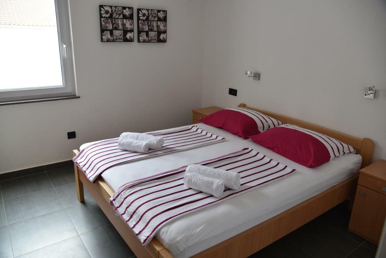 Villa Pina Appartment Chantos Тисно Екстериор снимка