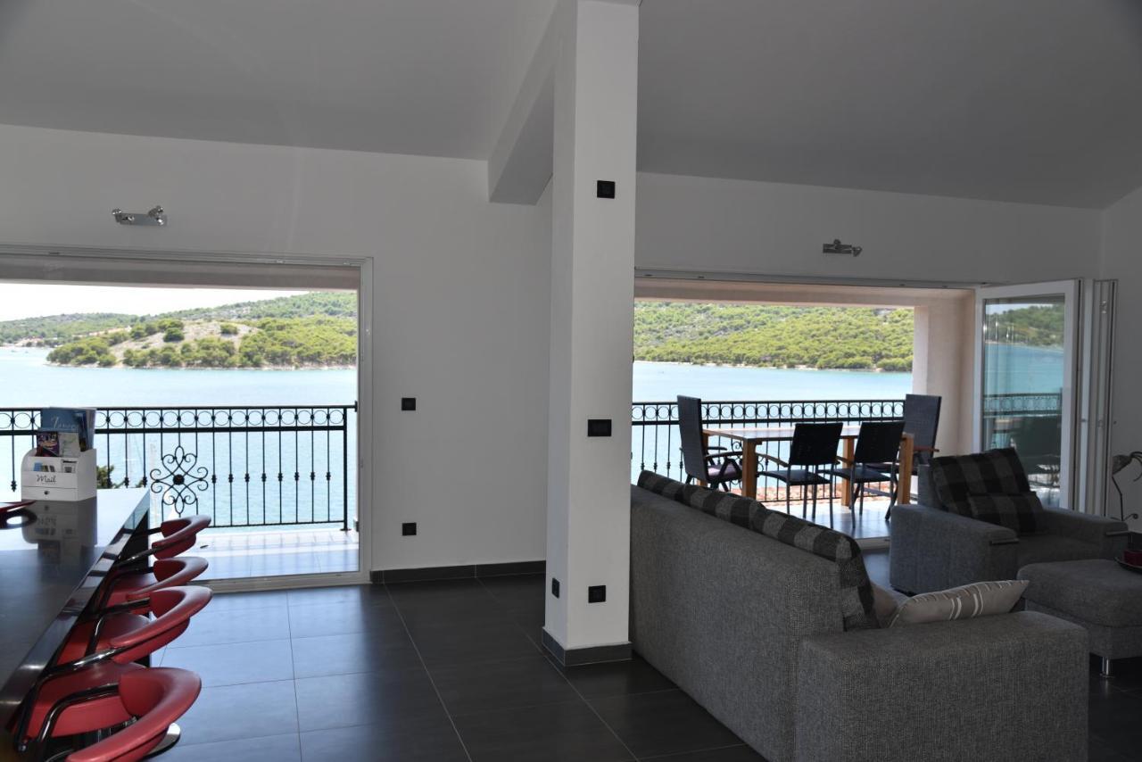 Villa Pina Appartment Chantos Тисно Екстериор снимка